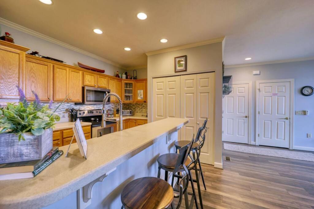 Bucket List Views Sugar Mountain Private Condo - 2Bed, 2Bath, Sleeps 6, Panoramic Views Of Mountains From Large Deck, Short Drive To Shopping, Restaurants, Cafes & Banner Elk Town Extérieur photo