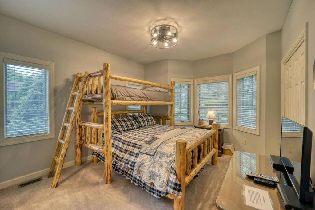 Bucket List Views Sugar Mountain Private Condo - 2Bed, 2Bath, Sleeps 6, Panoramic Views Of Mountains From Large Deck, Short Drive To Shopping, Restaurants, Cafes & Banner Elk Town Extérieur photo