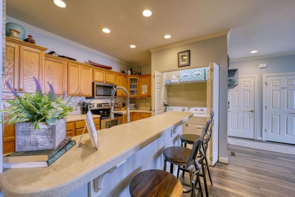 Bucket List Views Sugar Mountain Private Condo - 2Bed, 2Bath, Sleeps 6, Panoramic Views Of Mountains From Large Deck, Short Drive To Shopping, Restaurants, Cafes & Banner Elk Town Extérieur photo